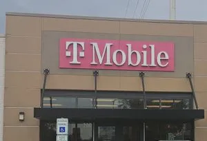 T-Mobile Airport Fwy & Central Dr