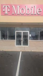 T-Mobile US Hwy 9 & Maleta