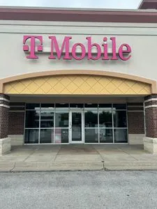 T-Mobile Wright St & S 177th St