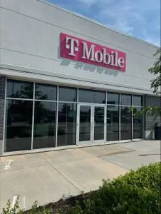 T-Mobile 124th & Dodge