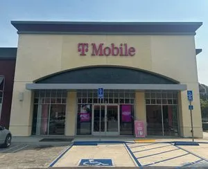 T-Mobile 4th St & Vineyard Ave