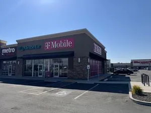 T-Mobile Idaho Ave & East Ln