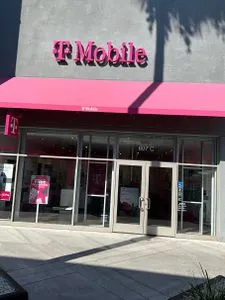 T-Mobile Outlets At Orange