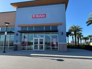 T-Mobile Lee Vista Promenade