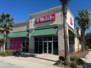 T-Mobile Chickasaw & Lake Underhill