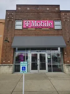 T-Mobile Lagrange Rd & 156th