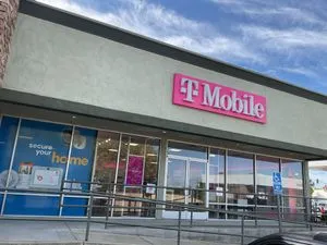 T-Mobile Oro Dam Blvd E & Brown Ave