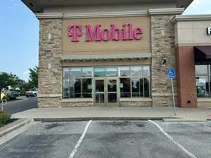 T-Mobile 135th St & Metcalf Ave