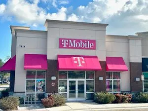 T-Mobile Red Bug Lake & Vidina Pl