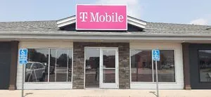 T-Mobile W Bridge St & I-35