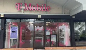 T-Mobile Martin Downs & SW High Meadow Ave