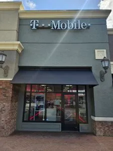 T-Mobile Belle Terre Pkwy & Central Ave