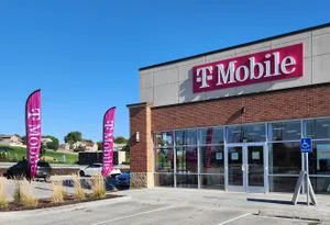 T-Mobile Cornhusker Rd & 10th St