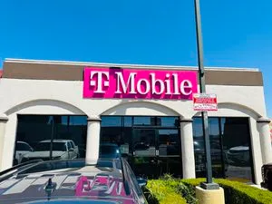 T-Mobile Van Nuys & Chase