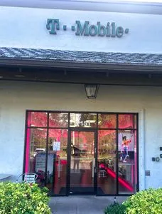 T-Mobile Sr 7 & Hillsboro Blvd