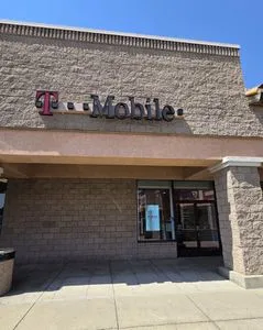 T-Mobile Woodland Plaza