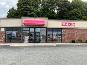 T-Mobile Andover St & Prospect St