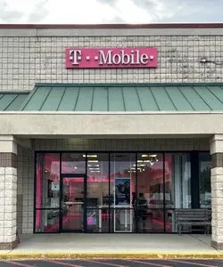 T-Mobile Martin St & Bruce Etheridge Pkwy
