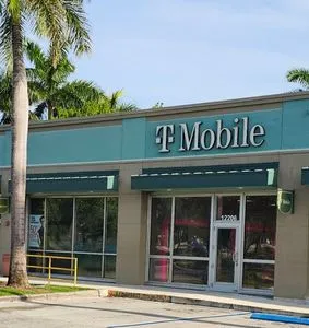 T-Mobile Pines Blvd & S Flamingo Rd