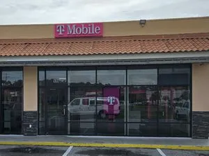 T-Mobile Navy Point Shopping Center