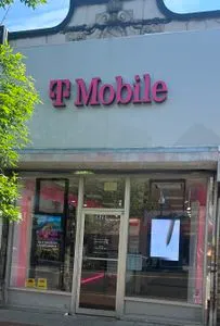 T-Mobile Smith St & Madison Ave
