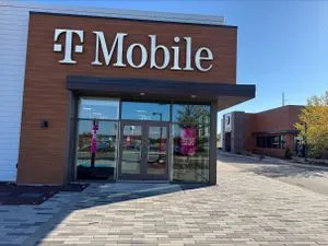 T-Mobile US 131 & Lears Rd