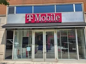 T-Mobile 34th & Chestnut St