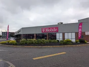 T-Mobile Aramingo Ave & York St