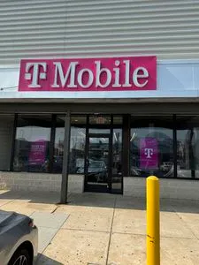T-Mobile Cottman Ave & Horrocks St