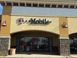 T-Mobile N Valley Pkwy & W Carefree Hwy