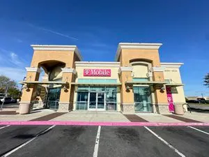 T-Mobile Century Blvd & Auto Center Dr