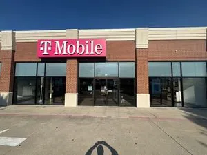 T-Mobile Preston Rd & W Park Blvd