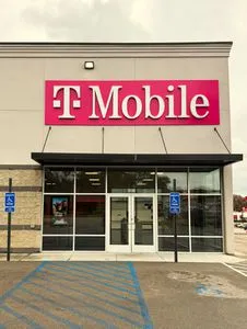 T-Mobile N Westwood Blvd & Highland Dr