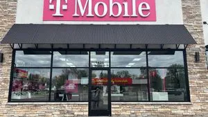 T-Mobile 24th St & Chestnut St