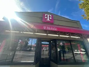 T-Mobile Broadway & Martin Luther King