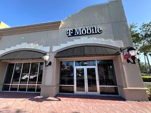 T-Mobile St Lucie W Blvd & SW Peacock