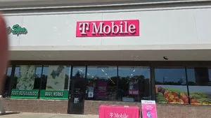 T-Mobile South Rd & Susan Ln