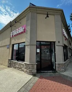 T-Mobile S Washington Ave & Delford Ave