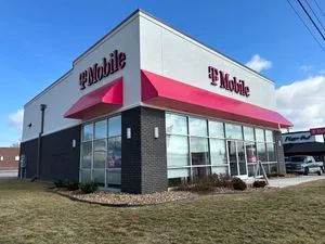 T-Mobile W Broadway St & N 2nd Ave