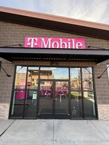 T-Mobile Combs Flat Rd & Ne 3rd St