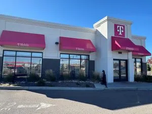 T-Mobile US Hwy 50 & Club Manor Dr