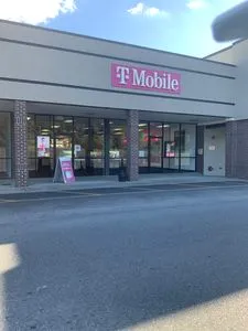 T-Mobile E Main St & Bob White Blvd