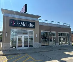T-Mobile Woodward Ave & West Blvd