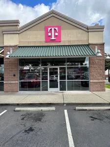 T-Mobile S Meridian & 43rd