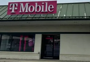 T-Mobile Glen St & Bank St