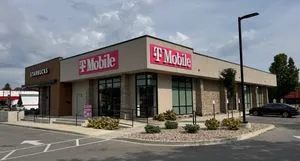 T-Mobile N Dixie Blvd & E Lincoln Trl