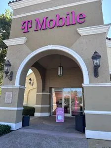 T-Mobile Santa Margarita Pkwy & El Paseo