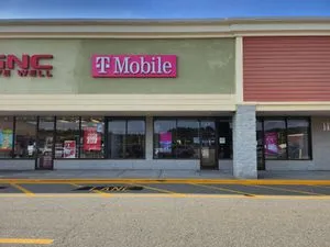 T-Mobile Shaw's Plaza