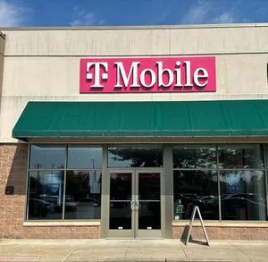 T-Mobile Exeter Commons