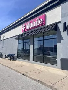T-Mobile Cermak Rd & Maple Ave 2